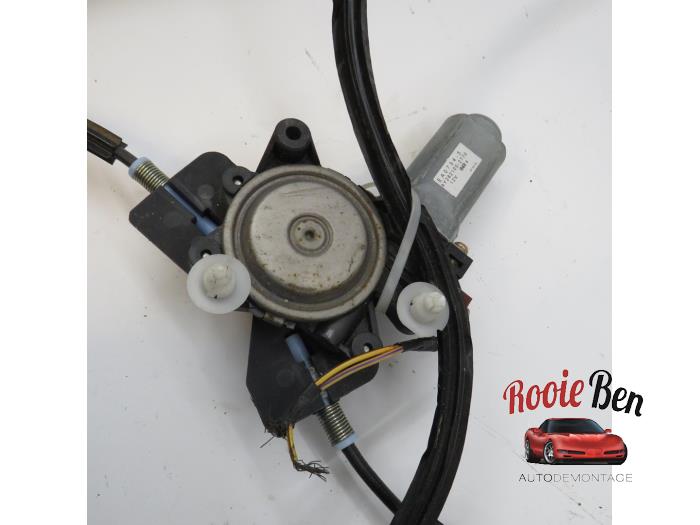 Ruitmechaniek 4Deurs rechts-voor van een Chrysler Voyager/Grand Voyager (RG/RS) 2.8 CRD 16V Autom. (Dodge Ram Van) 2008