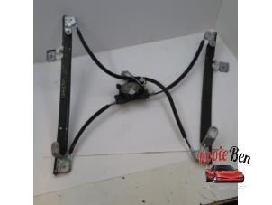 Gebruikte Ruitmechaniek 4Deurs rechts-voor Chrysler Voyager/Grand Voyager (RG/RS) 2.8 CRD 16V Autom. (Dodge Ram Van) Prijs € 30,00 Margeregeling aangeboden door Rooie Ben autodemontage