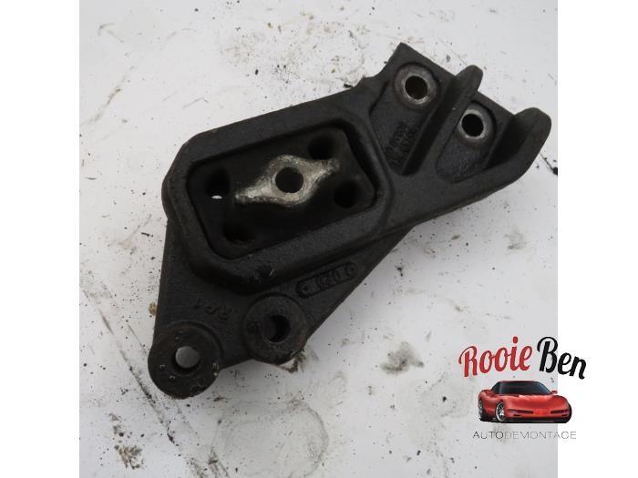 Gebruikte Motorrubber Dodge Ram 1500 (DR/DH/D1/DC/DM) 5.7 V8 Hemi 1500 4x2 Prijs € 25,00 Margeregeling aangeboden door Rooie Ben autodemontage