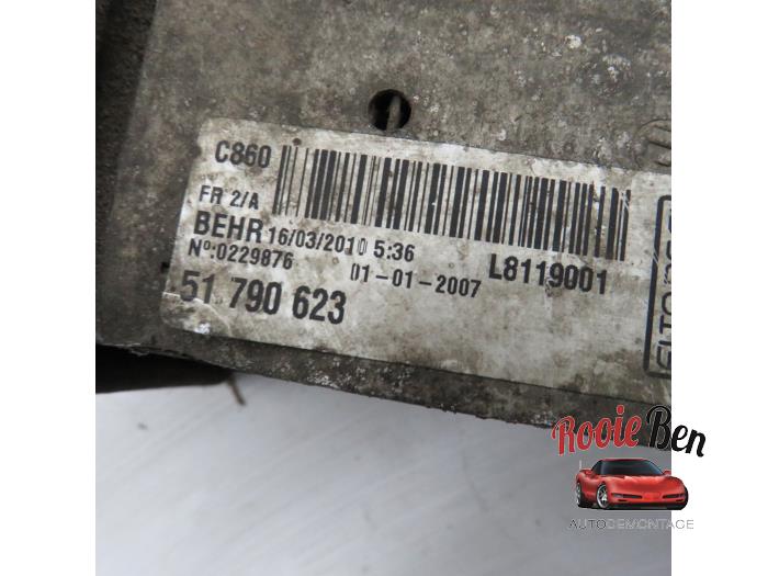 Intercooler van een Peugeot Bipper (AA) 1.4 HDi 2010