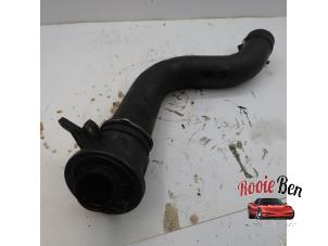 Gebruikte Intercooler Slang Jeep Grand Cherokee (WG/WJ) 2.7 CRD 20V Prijs € 25,00 Margeregeling aangeboden door Rooie Ben autodemontage