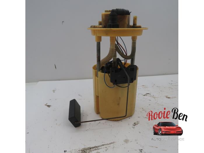 Gebruikte Dieselpomp Fiat Grande Punto (199) 1.3 JTD Multijet 16V Prijs € 300,00 Margeregeling aangeboden door Rooie Ben autodemontage