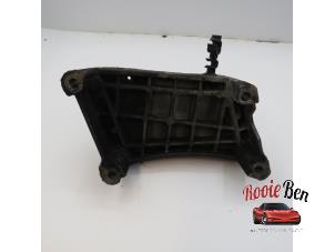 Motorsteun van een Fiat Punto Evo (199) 1.3 JTD Multijet 85 16V Euro 5 2010