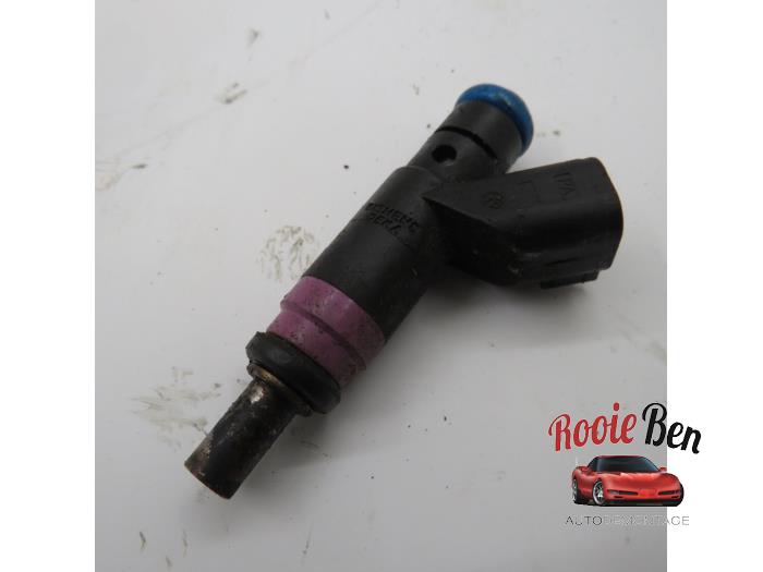 Injector (benzine injectie) van een Dodge Caliber 1.8 16V 2007
