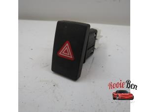 Gebruikte Paniekverlichtings Schakelaar Volkswagen Golf VI (5K1) 1.4 TSI 160 16V Prijs € 10,00 Margeregeling aangeboden door Rooie Ben autodemontage