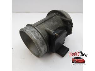 Gebruikte Luchtmassameter Audi A4 Avant Quattro (B6) 2.5 TDI V6 24V Prijs € 30,00 Margeregeling aangeboden door Rooie Ben autodemontage