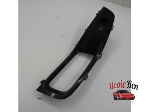 Gebruikte Schakelaar Elektrisch Raam Chevrolet Orlando (YYM/YYW) 2.0 D 16V Prijs € 20,00 Margeregeling aangeboden door Rooie Ben autodemontage