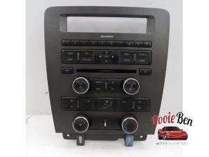 Gebruikte Radiobedienings paneel Ford Usa Mustang V 3.7 V6 24V Duratec Ti-VCT Prijs op aanvraag aangeboden door Rooie Ben autodemontage