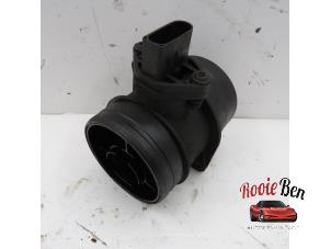 Gebruikte Luchtmassameter Volkswagen Touareg (7LA/7L6) 2.5 TDI R5 Prijs € 15,00 Margeregeling aangeboden door Rooie Ben autodemontage