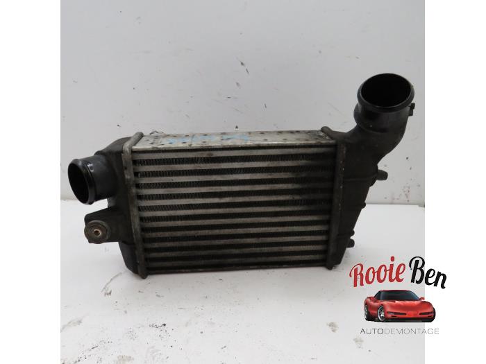 Gebruikte Intercooler Alfa Romeo GT (937) 1.9 JTD 16V Multijet Prijs € 40,00 Margeregeling aangeboden door Rooie Ben autodemontage