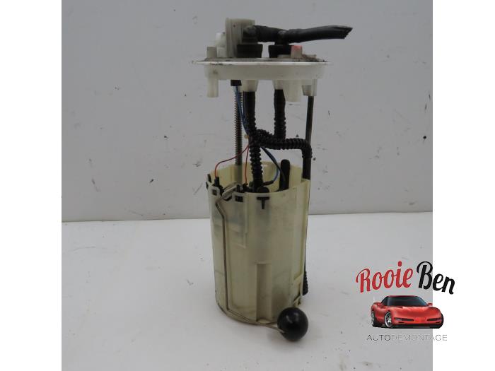Gebruikte Dieselpomp Alfa Romeo GT (937) 1.9 JTD 16V Multijet Prijs € 50,00 Margeregeling aangeboden door Rooie Ben autodemontage