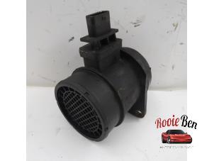 Gebruikte Luchtmassameter Kia Cee'd (EDB5) 1.6 CRDi 16V Prijs € 40,00 Margeregeling aangeboden door Rooie Ben autodemontage