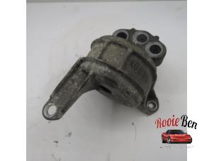 Gebruikte Motorsteun Opel Zafira (M75) 1.6 16V Prijs € 15,00 Margeregeling aangeboden door Rooie Ben autodemontage