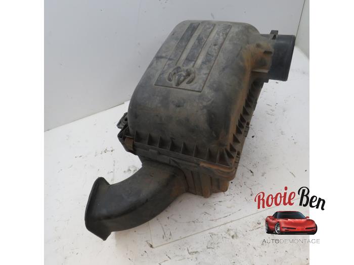 Gebruikte Luchtfilterhuis Dodge Ram 1500 (DR/DH/D1/DC/DM) 5.7 V8 Hemi 1500 4x2 Prijs € 50,00 Margeregeling aangeboden door Rooie Ben autodemontage