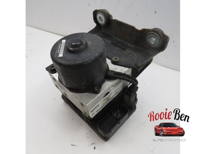Gebruikte ABS Pomp Toyota Tundra (K3/K4) 4.7 V8 32V 4WD Prijs € 100,00 Margeregeling aangeboden door Rooie Ben autodemontage