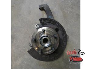 Gebruikte Fusee rechts-voor Dodge Ram 3500 Standard Cab (DR/DH/D1/DC/DM) 5.7 V8 Hemi 1500 4x4 Prijs op aanvraag aangeboden door Rooie Ben autodemontage