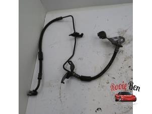 Gebruikte Remslang achter Peugeot Partner (EA//EF/EN/EU) 1.6 BlueHDI 75 Prijs op aanvraag aangeboden door Rooie Ben autodemontage