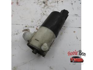 Gebruikte Ruitensproeierpomp voor Dodge Ram 3500 Standard Cab (DR/DH/D1/DC/DM) 8.3 1500 SRT-10 Crew Cab Prijs € 12,50 Margeregeling aangeboden door Rooie Ben autodemontage