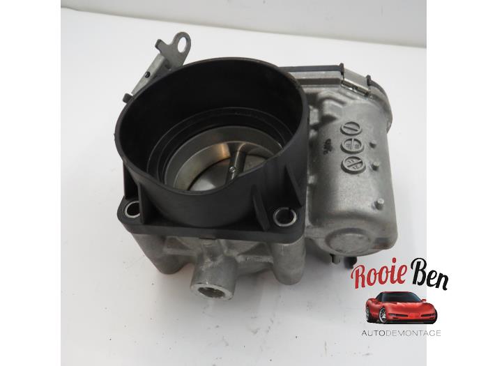 Gebruikte Gasklephuis Mercedes E (W213) E-200 2.0 Turbo 16V Prijs € 50,00 Margeregeling aangeboden door Rooie Ben autodemontage