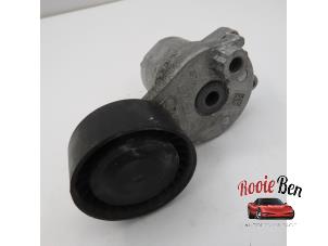 Gebruikte Spanrol Multiriem Mercedes E (W213) E-200 2.0 Turbo 16V Prijs € 15,00 Margeregeling aangeboden door Rooie Ben autodemontage