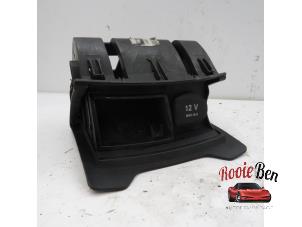 Gebruikte Asbak voor Mercedes C (C205) C-63 S AMG 4.0 V8 Biturbo Prijs op aanvraag aangeboden door Rooie Ben autodemontage