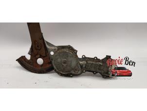 Gebruikte Motor electrisch raam Chevrolet Suburban R1500 5.7i V8 Prijs € 50,00 Margeregeling aangeboden door Rooie Ben autodemontage