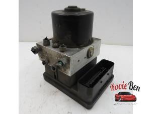 Gebruikte ABS Pomp Citroen C5 II Berline (RC) 2.0 HDiF 16V Prijs € 50,00 Margeregeling aangeboden door Rooie Ben autodemontage