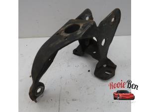 Gebruikte Motorsteun Chrysler Voyager/Grand Voyager (RG/RS) 2.8 CRD 16V Autom. Prijs € 20,00 Margeregeling aangeboden door Rooie Ben autodemontage