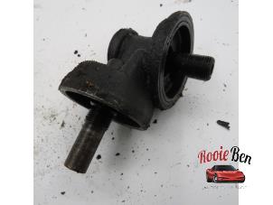 Gebruikte Oliefilterhouder Jeep Cherokee (XJ) 4.0 i Prijs € 50,00 Margeregeling aangeboden door Rooie Ben autodemontage