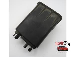 Gebruikte Koolstoffilter Jeep Grand Cherokee (ZJ) 5.9i V8 Prijs op aanvraag aangeboden door Rooie Ben autodemontage