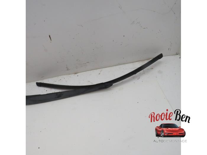 Ruitenwisserarm voor van een Cadillac STS (K63) 3.6 V6 24V VVT Li 2005