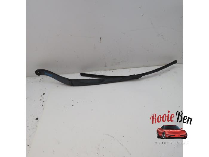 Ruitenwisserarm voor van een Cadillac STS (K63) 3.6 V6 24V VVT Li 2005