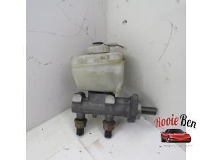 Gebruikte Hoofdremcilinder Mercedes ML I (163) 270 2.7 CDI 20V Prijs € 20,00 Margeregeling aangeboden door Rooie Ben autodemontage