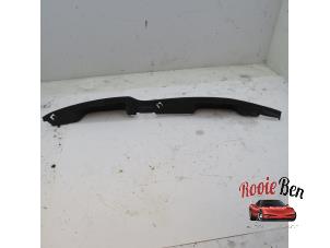 Gebruikte Sierstrip Mercedes ML I (163) 270 2.7 CDI 20V Prijs € 5,00 Margeregeling aangeboden door Rooie Ben autodemontage