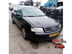 Gebruikte Koplamp rechts Audi A6 Avant Quattro (C5) 2.4 V6 30V Prijs € 25,00 Margeregeling aangeboden door Rooie Ben autodemontage