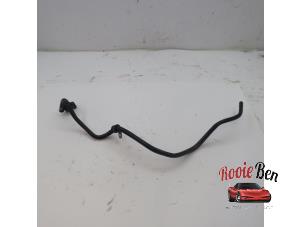 Gebruikte Oliedruk Leiding Mercedes E (W213) E-200 2.0 Turbo 16V Prijs op aanvraag aangeboden door Rooie Ben autodemontage