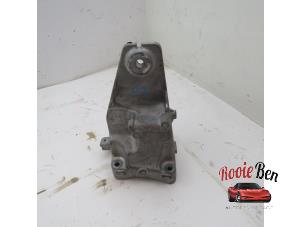 Gebruikte Motorrubber Mercedes E (W213) E-200 2.0 Turbo 16V Prijs op aanvraag aangeboden door Rooie Ben autodemontage