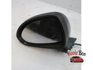 Gebruikte Spiegel Buiten links Opel Corsa D 1.2 16V Prijs € 40,00 Margeregeling aangeboden door Rooie Ben autodemontage