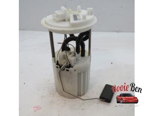 Gebruikte Benzinepomp Opel Corsa D 1.2 16V Prijs € 25,00 Margeregeling aangeboden door Rooie Ben autodemontage