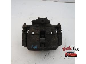 Gebruikte Remklauw (Tang) rechts-voor Mitsubishi Colt (Z2/Z3) 1.5 DI-D 12V HP Prijs € 20,00 Margeregeling aangeboden door Rooie Ben autodemontage