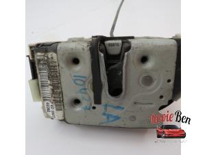 Gebruikte Deurslot Mechaniek 4Deurs links-achter Jeep Compass I (MK49) 2.0 CRD 16V 4x4 Prijs € 50,00 Margeregeling aangeboden door Rooie Ben autodemontage