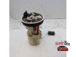 Gebruikte Benzinepomp Mazda 2 (NB/NC/ND/NE) 1.4 16V Prijs € 25,00 Margeregeling aangeboden door Rooie Ben autodemontage