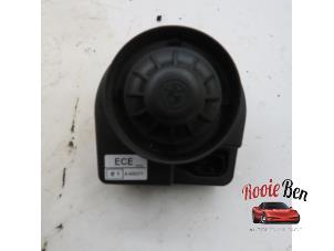 Gebruikte Alarm sirene BMW X3 (E83) 3.0d 24V Prijs op aanvraag aangeboden door Rooie Ben autodemontage