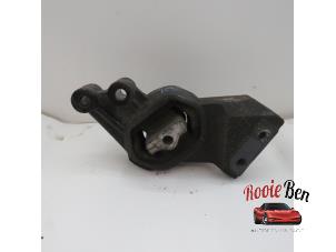 Gebruikte Motorsteun Dodge Ram 1500 Crew Cab (DS/DJ/D2) 5.7 V8 Hemi 1500 4x2 Prijs op aanvraag aangeboden door Rooie Ben autodemontage