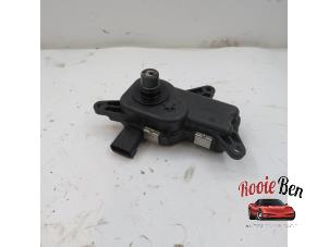 Gebruikte Kachel Ventilatiemotor Dodge Ram 1500 Crew Cab (DS/DJ/D2) 5.7 V8 Hemi 1500 4x2 Prijs op aanvraag aangeboden door Rooie Ben autodemontage