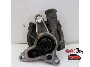 Gebruikte Videpomp (Diesel) Renault Master III (FV) 2.3 dCi 145 16V FWD Prijs op aanvraag aangeboden door Rooie Ben autodemontage