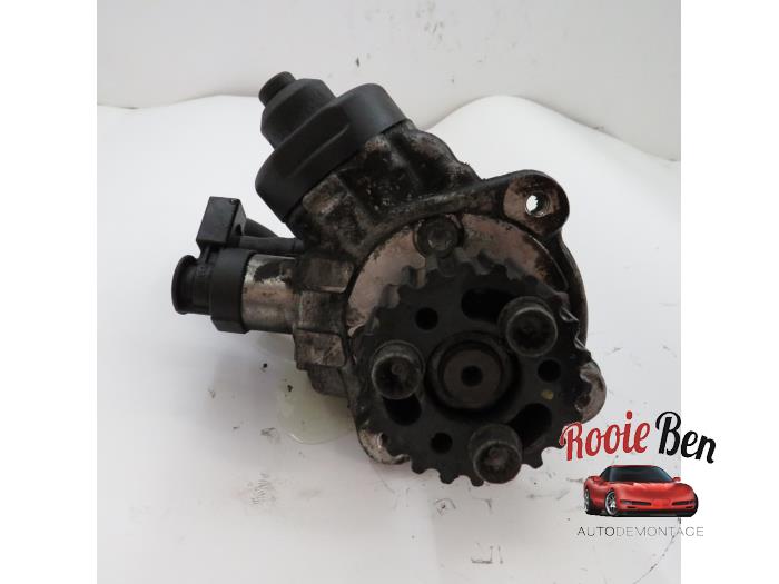 Gebruikte Dieselpomp Volkswagen Tiguan (5N1/2) 2.0 TDI 16V 4Motion Prijs € 150,00 Margeregeling aangeboden door Rooie Ben autodemontage