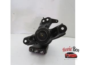 Gebruikte Motorrubber Kia Optima 2.0 CVVT Hybrid 16V Prijs op aanvraag aangeboden door Rooie Ben autodemontage