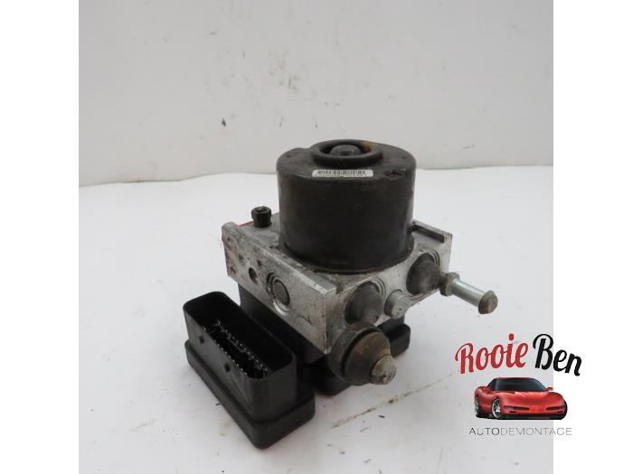 Gebruikte ABS Pomp Mitsubishi Grandis (NA) 2.4 16V MIVEC Prijs € 50,00 Margeregeling aangeboden door Rooie Ben autodemontage