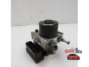 Gebruikte ABS Pomp Mitsubishi Grandis (NA) 2.4 16V MIVEC Prijs € 50,00 Margeregeling aangeboden door Rooie Ben autodemontage